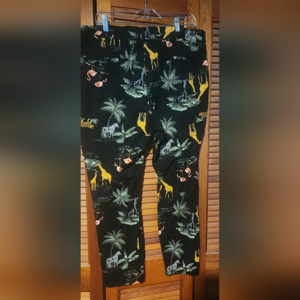 Old Navy Women's Jungle Print Pixie Pant NWOT